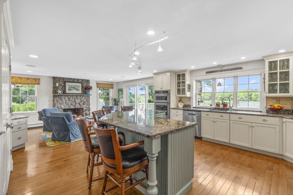 102 Riverside Circle Marshfield, MA 02050 - Photo 8 of 42
