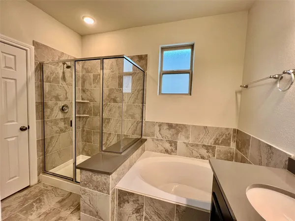 $2,800 | 10916 Cannes Memorial Drive, Houston, TX 77043