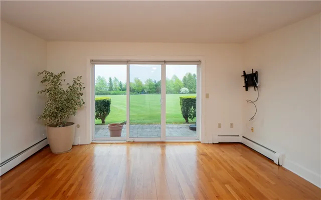 $2,650 | 20 Indian Avenue, Unit 22, Portsmouth, RI 02871