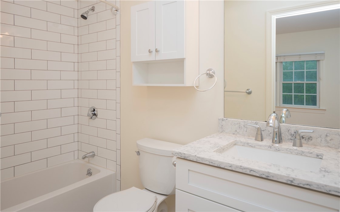 20 Indian Avenue, Unit 22 Portsmouth, RI 02871 - Photo 23 of 28