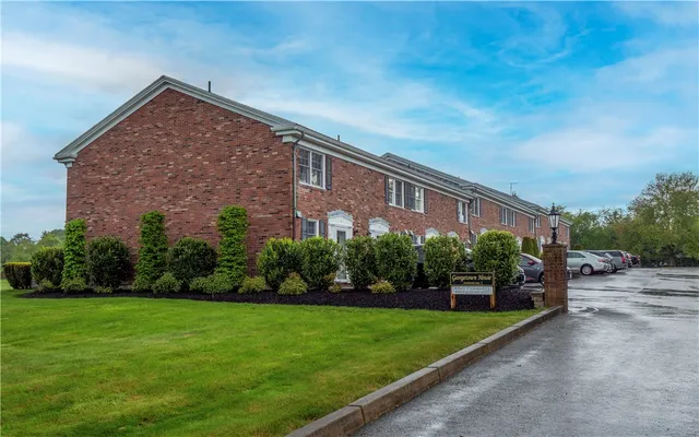 $2,650 | 20 Indian Avenue, Unit 22, Portsmouth, RI 02871