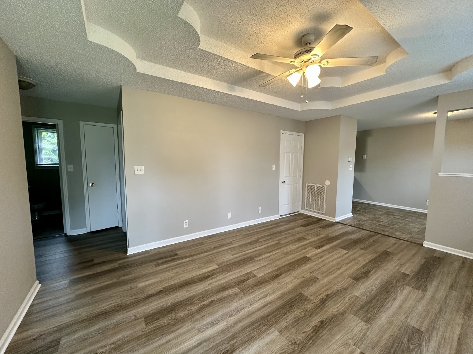 913 Poppy Drive Clarksville, TN 37042 - Photo 3 of 12