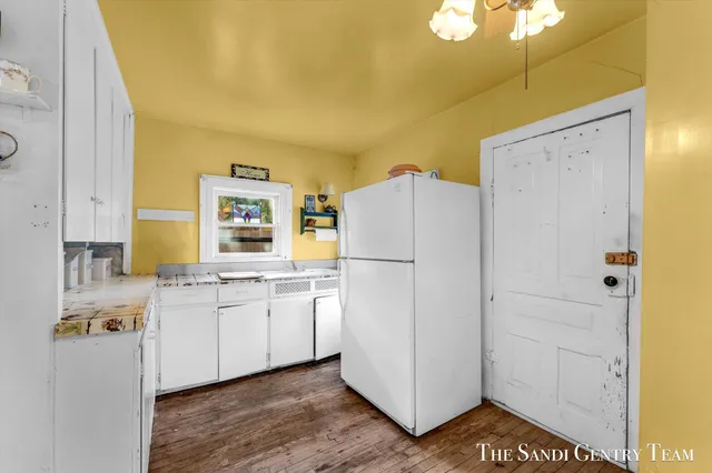 $349,900 | 201 South 4th Street, Grand Haven, MI 49417