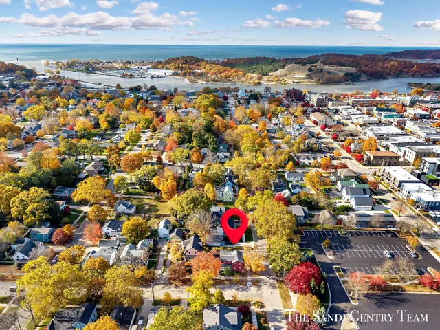 $349,900 | 201 South 4th Street, Grand Haven, MI 49417