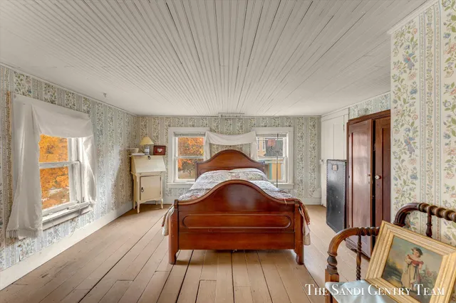 $349,900 | 201 South 4th Street, Grand Haven, MI 49417