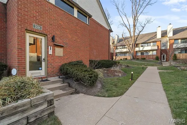 $235,000 | 5591 Waterman Boulevard, Unit A, St. Louis, MO 63112
