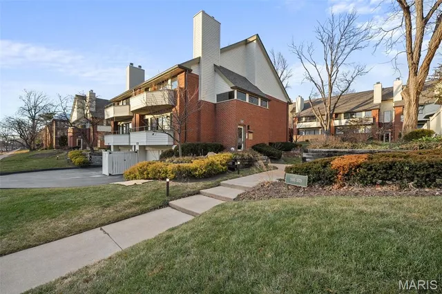 $240,000 | 5591 Waterman Boulevard, Unit A, St. Louis, MO 63112