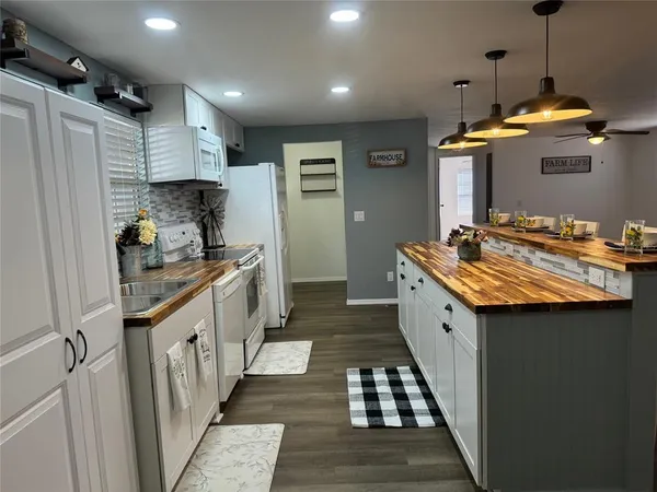 $429,000 | 9437 North Singapore Avenue, Dunnellon, FL 34433