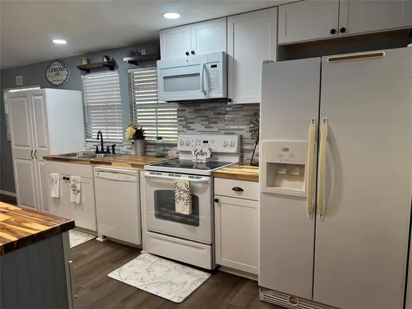 $429,000 | 9437 North Singapore Avenue, Dunnellon, FL 34433