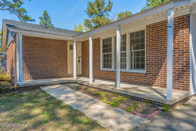 $2,200 | 1573 West Pennsylvania Avenue, Southern Pines, NC 28387
