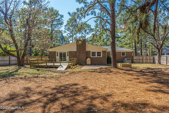 $2,200 | 1573 West Pennsylvania Avenue, Southern Pines, NC 28387