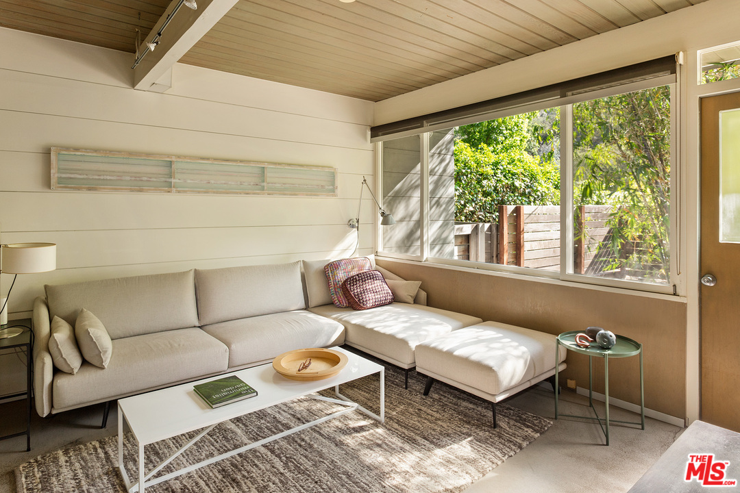 952 Roscomare Road Los Angeles, CA 90077 - Photo 14 of 23 Gallery Image 14