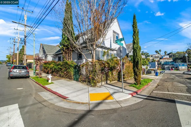$599,999 | 1302 East 19th Street, Oakland, CA 94606