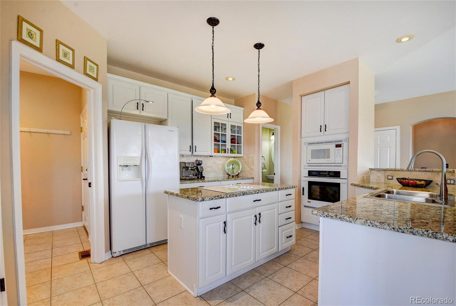 426 West Angus Way Highlands Ranch, CO 80129 - Photo 7 of 40