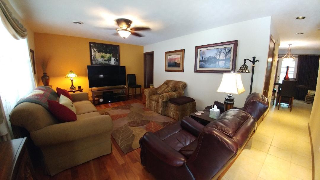 118 High Point Lane Oak Ridge, TN 37830 - Photo 2 of 16 Living Room2