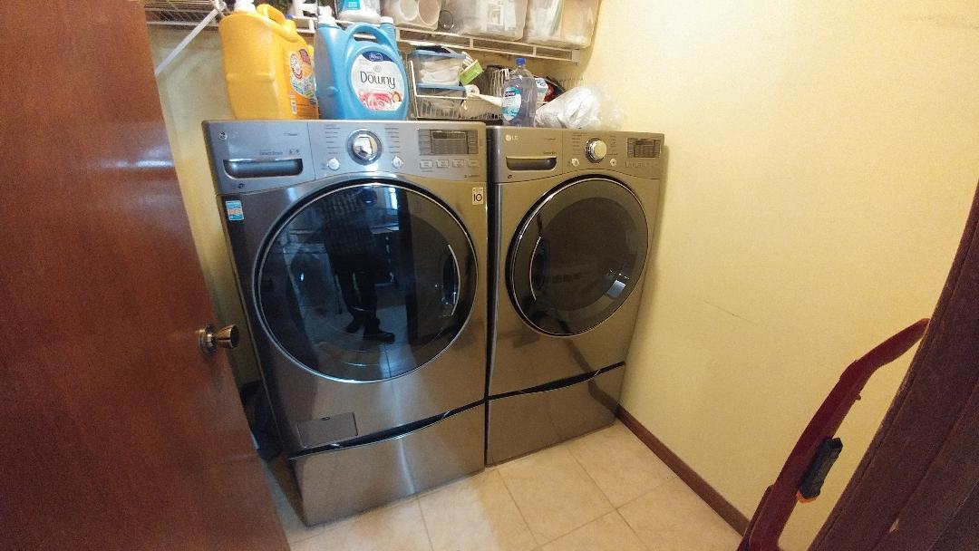118 High Point Lane Oak Ridge, TN 37830 - Photo 8 of 16 Laundry Washer & Dryer Stay