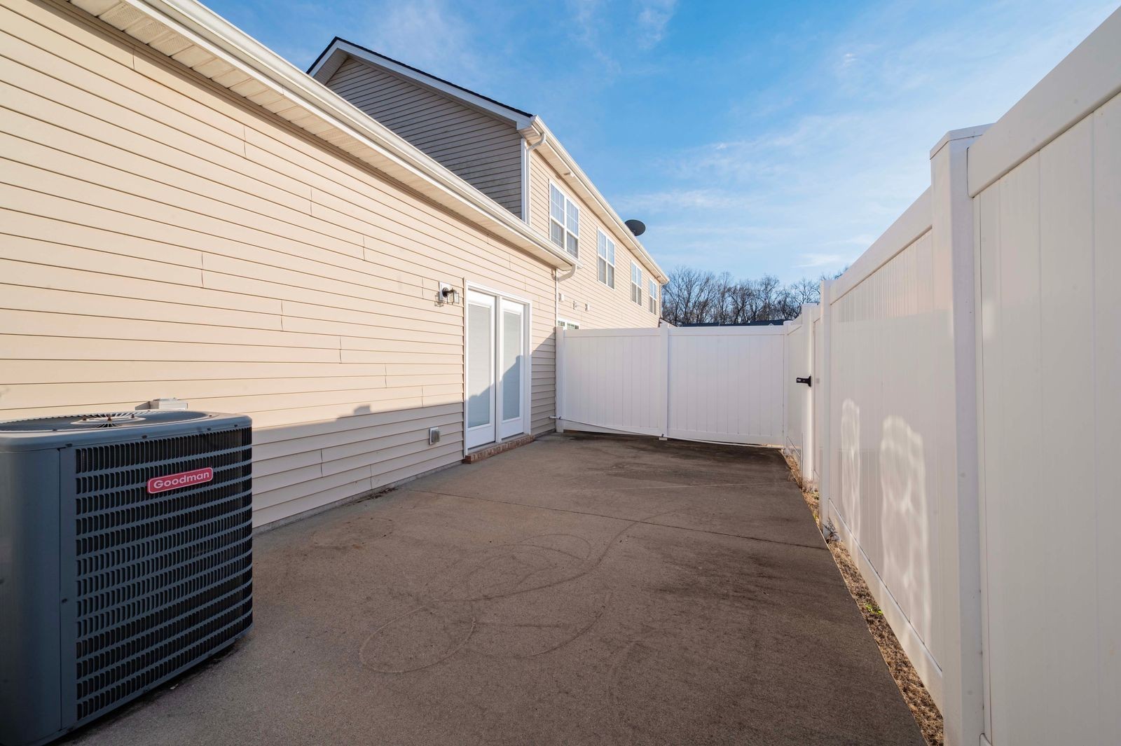 3448 Risen Star Drive Murfreesboro, TN 37128 - Photo 17 of 19 a view of a garage