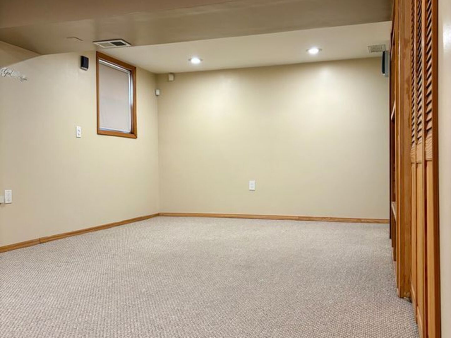 22153 Rockingham Road Richton Park, IL 60471 - Photo 11 of 36 a view of an empty room