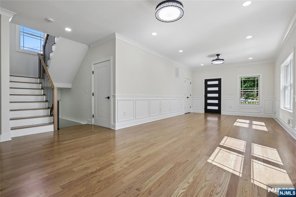 318 East Halsey Road Parsippany, NJ 07054 - Photo 8 of 38