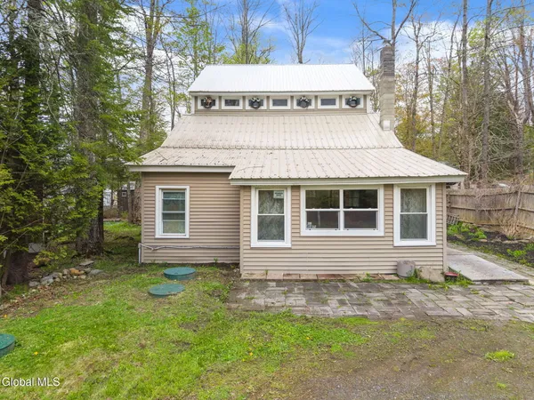 $249,900 | 142 1st Avenue, Caroga Lake, NY 12032