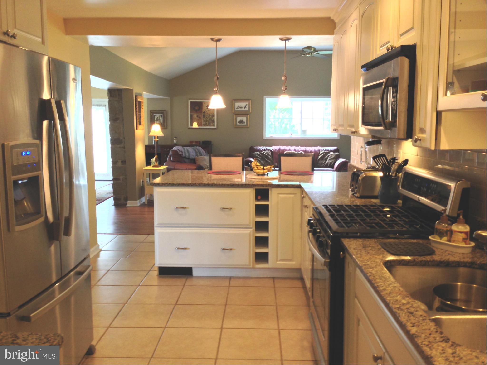 801 Weatherbee Road Baltimore, MD 21286 - Photo 7 of 12 Kitchen