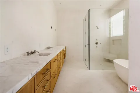 $10,375,000 | 909 North Alpine Drive, Beverly Hills, CA 90210