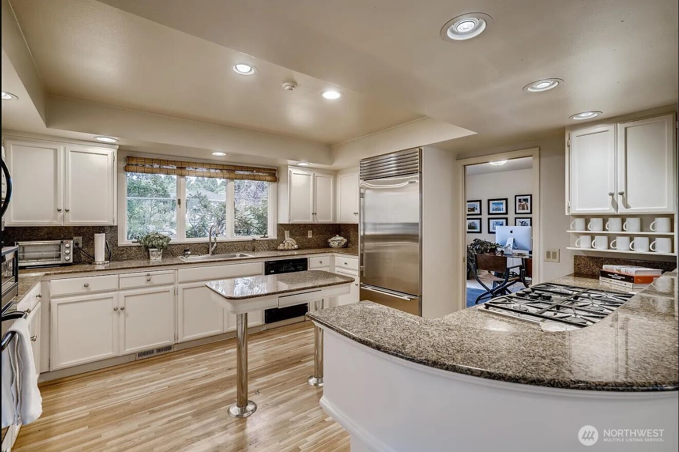 8581 Hunts Point Lane Hunts Point, WA 98004 - Photo 23 of 40 Gallery Image 23