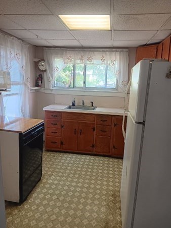 45 Merrimac Avenue Springfield, MA 01104 - Photo 8 of 16 Gallery Image 8