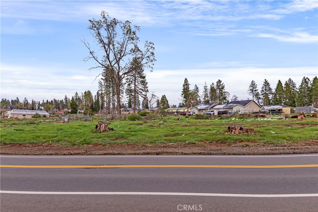 1087 Pearson Road Paradise, CA 95969 - Photo 5 of 15 a view of a yard