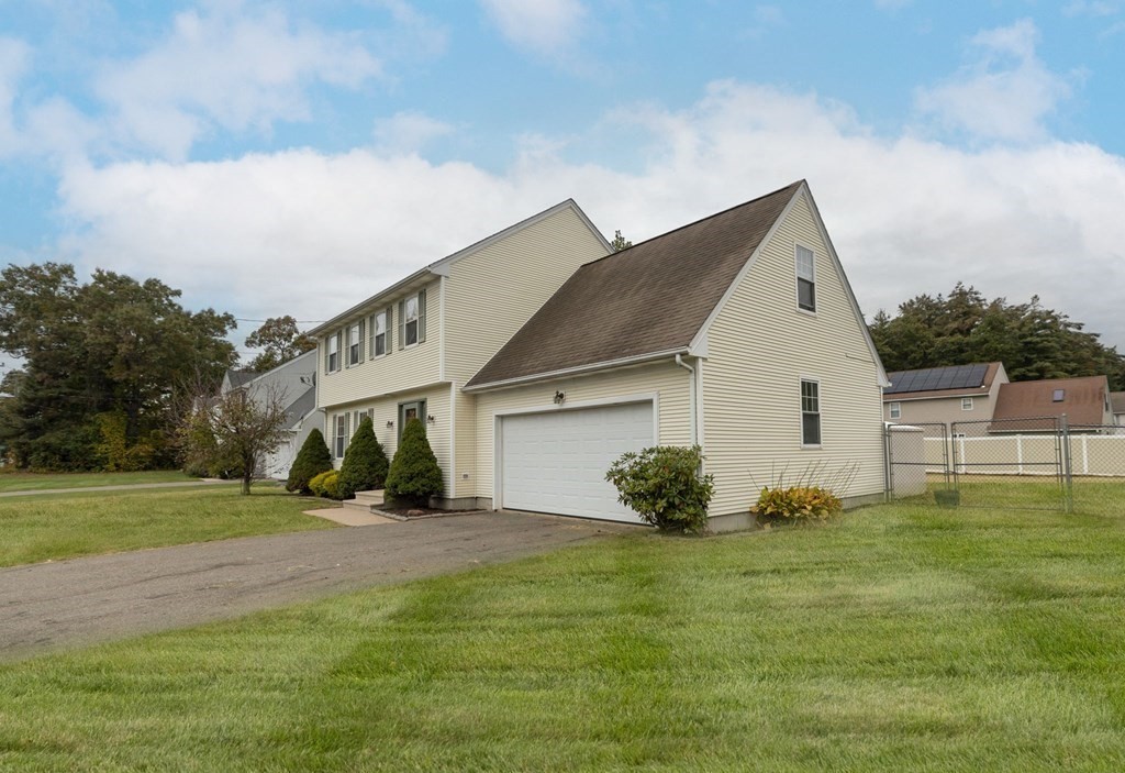 156 Fair Oak Road Springfield, MA 01128 - Photo 2 of 42