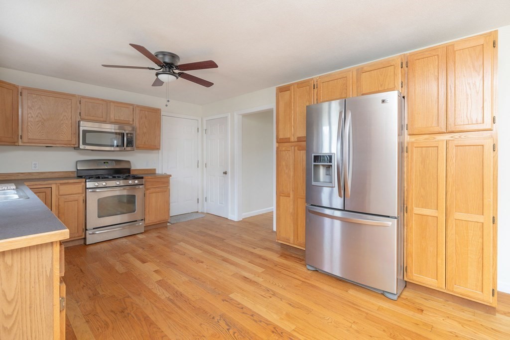 156 Fair Oak Road Springfield, MA 01128 - Photo 3 of 42