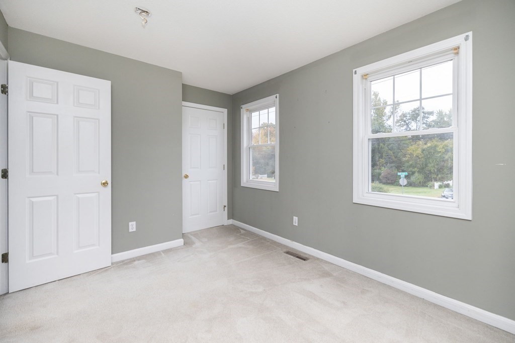 156 Fair Oak Road Springfield, MA 01128 - Photo 31 of 42