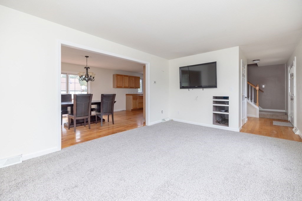 156 Fair Oak Road Springfield, MA 01128 - Photo 4 of 42