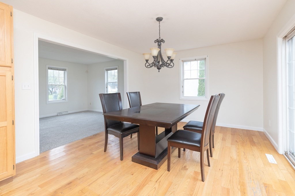 156 Fair Oak Road Springfield, MA 01128 - Photo 5 of 42