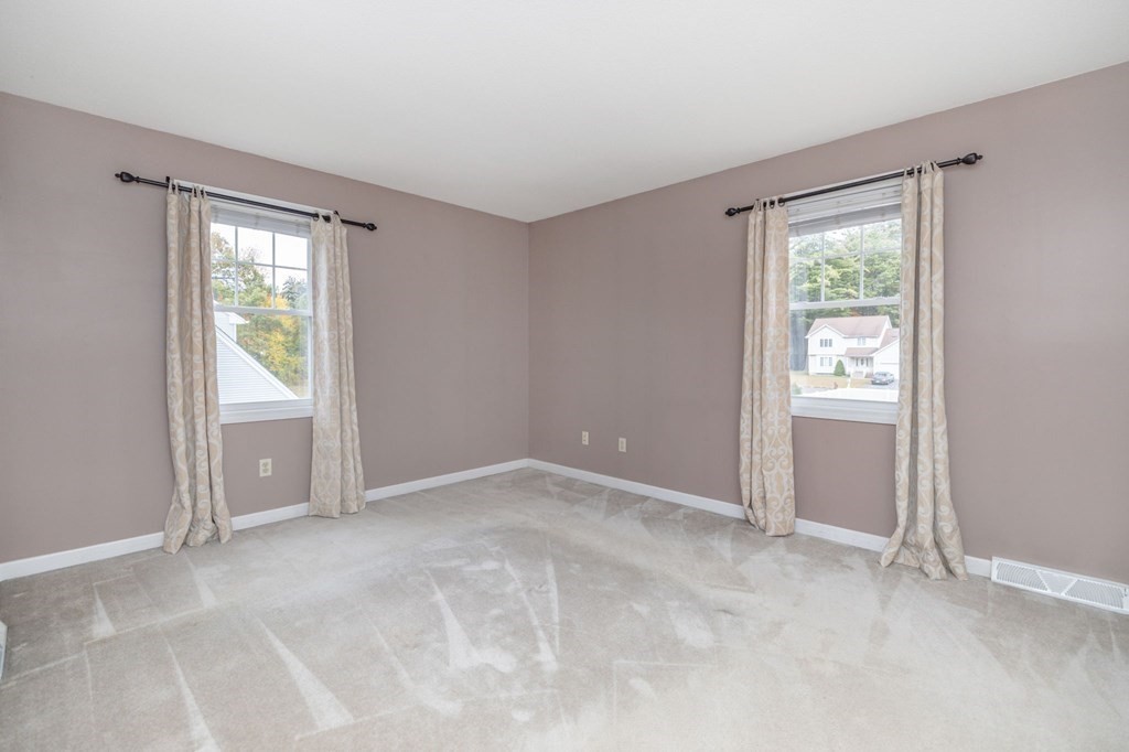 156 Fair Oak Road Springfield, MA 01128 - Photo 8 of 42