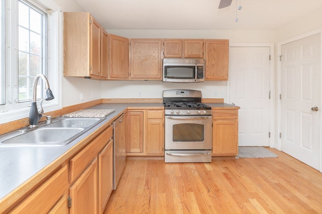 156 Fair Oak Road Springfield, MA 01128 - Photo 10 of 42