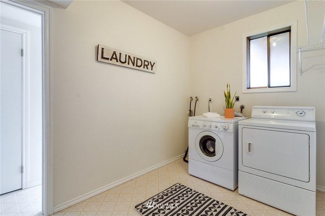 9211 Northeast 180th Street Bothell, WA 98011 - Photo 12 of 15 Gallery Image 12
