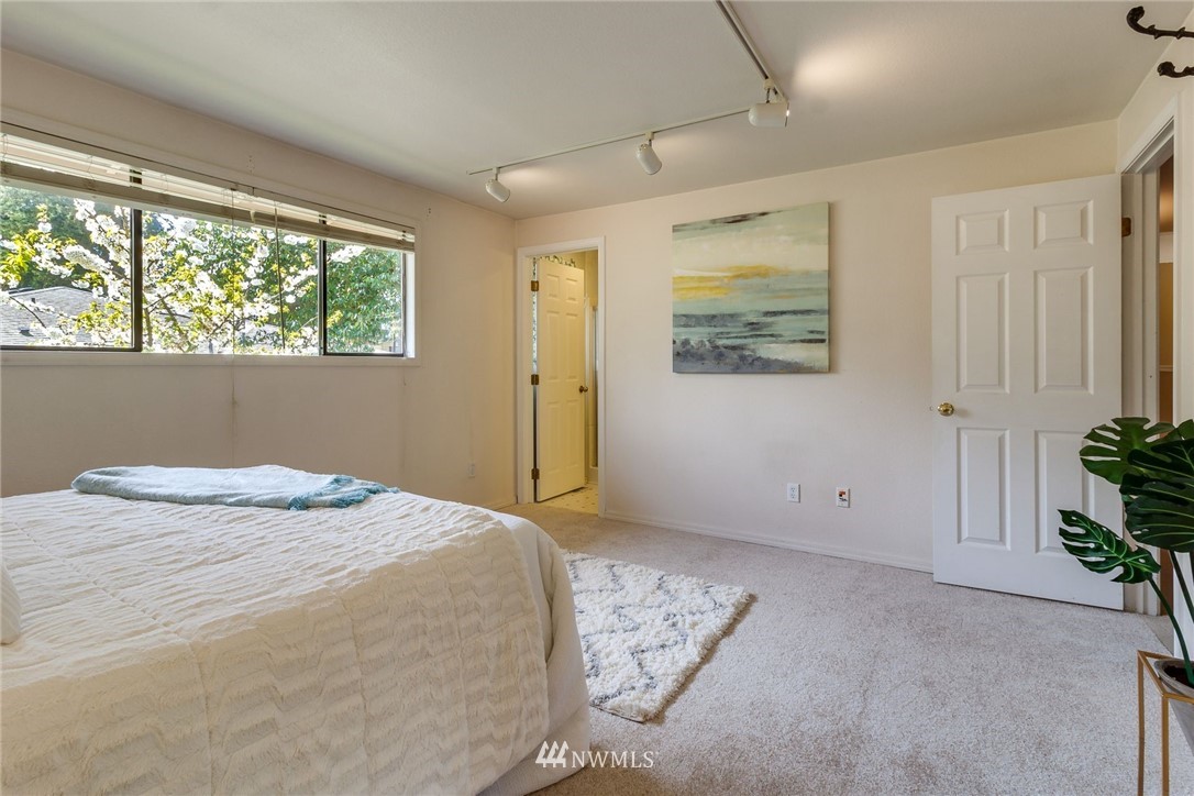 9211 Northeast 180th Street Bothell, WA 98011 - Photo 7 of 15 Gallery Image 7