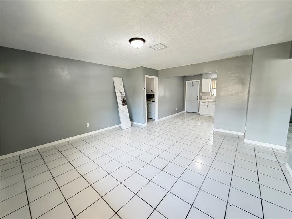 5826 Pierce Street Hollywood, FL 33021 - Photo 3 of 10