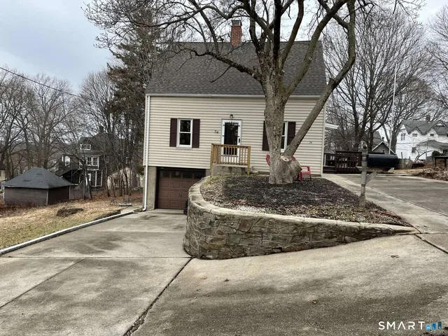 $306,000 | 34 Buckingham Avenue, Norwich, CT 06360