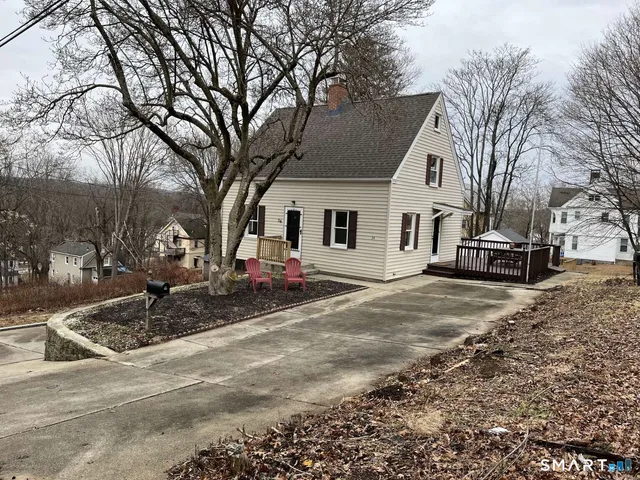 $306,000 | 34 Buckingham Avenue, Norwich, CT 06360
