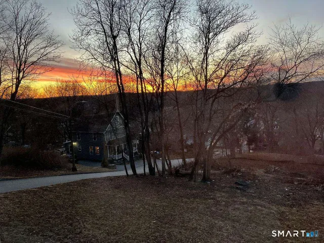 $306,000 | 34 Buckingham Avenue, Norwich, CT 06360