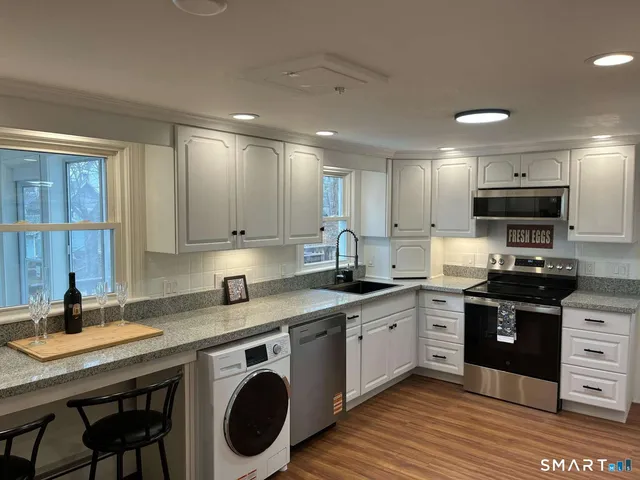 $306,000 | 34 Buckingham Avenue, Norwich, CT 06360