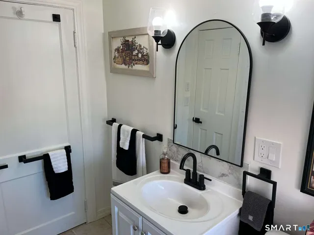 $306,000 | 34 Buckingham Avenue, Norwich, CT 06360