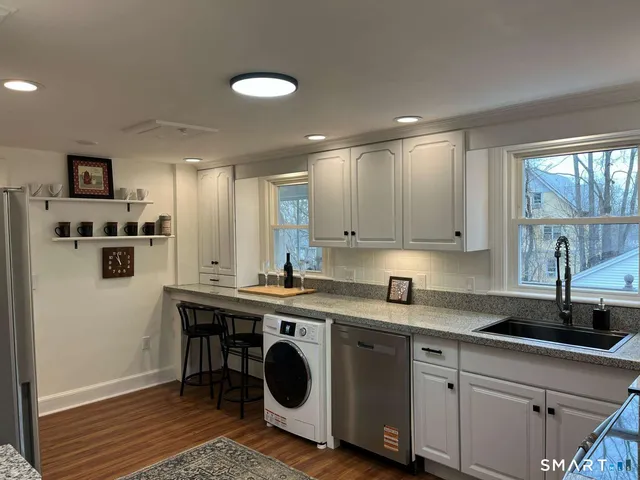 $306,000 | 34 Buckingham Avenue, Norwich, CT 06360