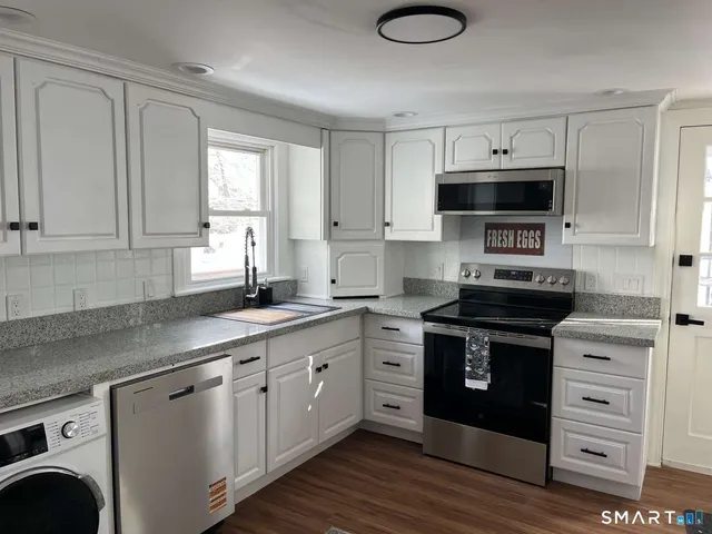 $306,000 | 34 Buckingham Avenue, Norwich, CT 06360