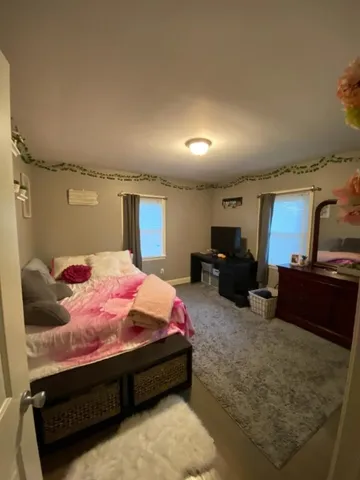 $3,000 | 93 Huxley Avenue, Providence, RI 02908