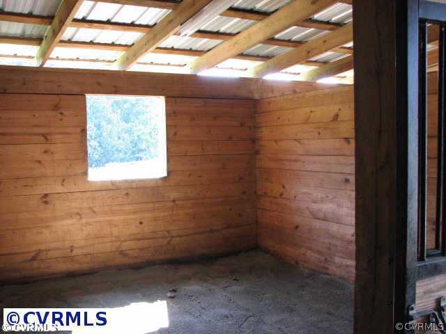 3259 Maidens Road Powhatan, VA 23139 - Photo 8 of 12 Stable/Barn