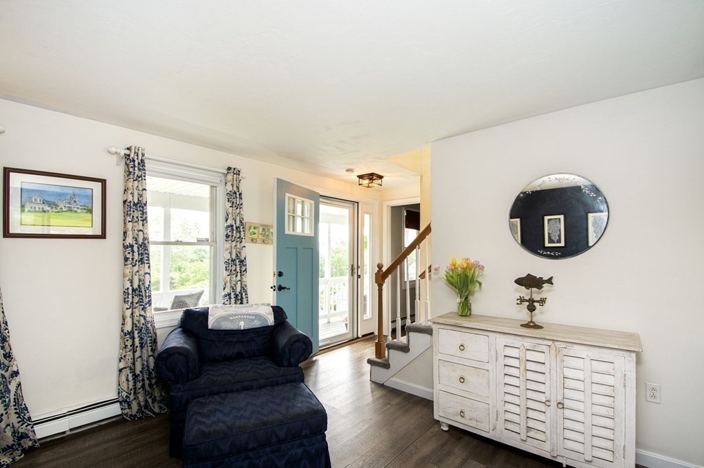 3 Battery Road Hull, MA 02045 - Photo 13 of 42 a living room with furniture