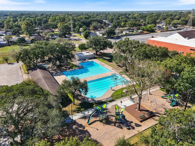 $499,500 | 5830 Yarwell Drive, Houston, TX 77096